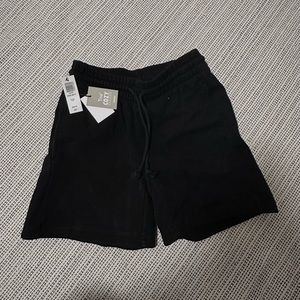 Aritzia TNA fleece sweat shorts 5”